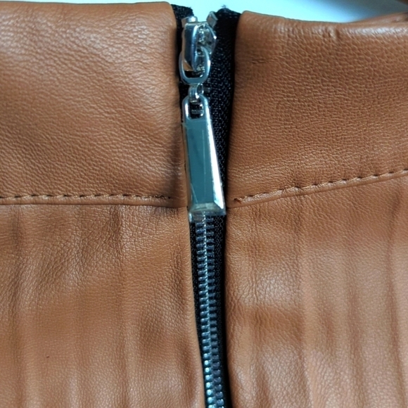 ⚡Host Pick⚡Italian Faux Leather Pleated Skirt  M - Picture 5 of 6